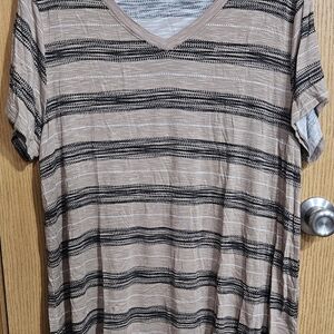 LuLaRoe Christy V-Neck Tee